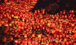 Candles for "Colectiv's" victims (pic: puterea.ro)